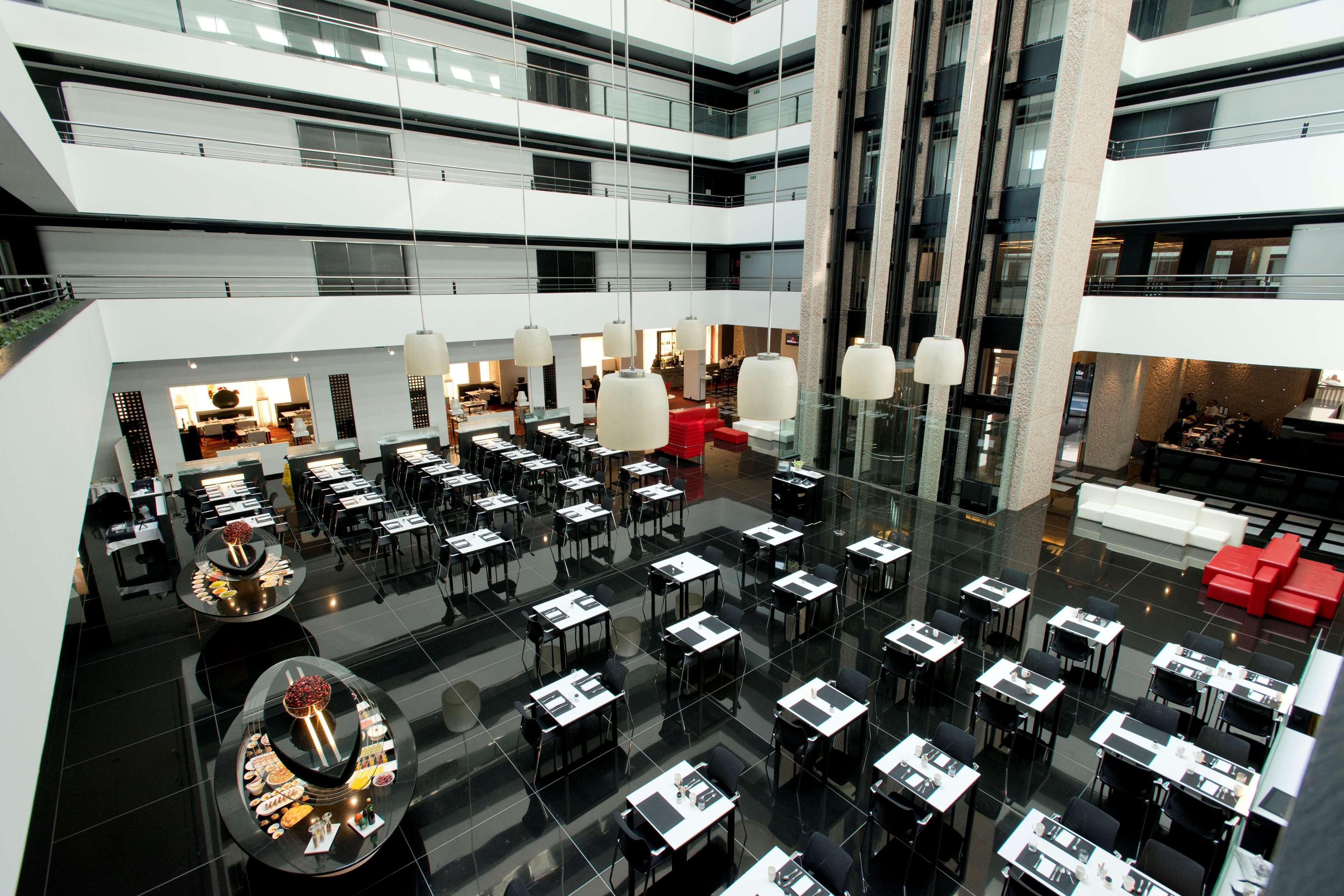 Hilton Madrid Airport Hotel Étterem fotó